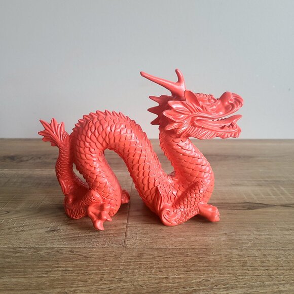 Chinese Dragon statue. Symbol of good luck. - Picture 2 of 6